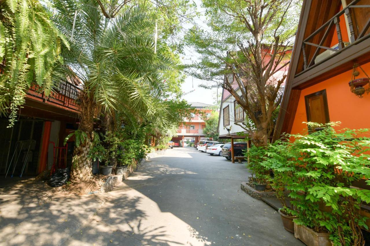 Oyo 549 Maesri Resort Pattaya Buitenkant foto